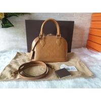 ราคา Used LV Alma BB Vernis Monogram ปี 13 สี Rose น้ำตาลทอง สีนี้นานๆมาทีราคา 20,900฿ (8380195067)