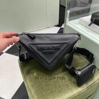 ราคา Daigou Prada/Prada หญิงกระเป๋าสามเหลี่ยมสามในหนึ่งเดียว All-Match แฟชั่นสามเหลี่ยมกระเป๋า Cross-Body กระเป๋าสะพาย (52152690668)