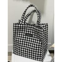 ราคา กระเป๋าถือผ้าทอ Style Minimal (23912612369)