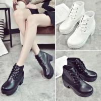 ราคา พร้อมส่ง รองเท้าบูท สีดำ สีขาว ส้นสูง 7 cm. by Flamingoshoe (1732120528)