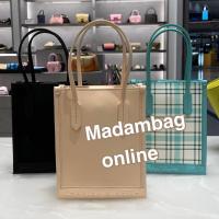 ราคา CHARLES & KEITH Oona Geometric Handle Tote Bag กระเป๋าโท้ท สะพายข้าง ชาย และหญิง (23347491403)