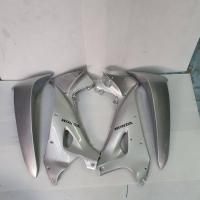 ราคา บังลมนอก wave125r สีบรอน บังลมใน เวฟ125r กุญแจนิราภัย สีเทา (ไม่มีอกษรhonda ติดเพื่อความสวยงาม) (12851967087)