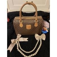 ราคา Celine Boston ของแท้มือสองสภาพดีค่ะ (15249265945)