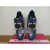 ราคา รองเท้าผ้าใบ Roger Vivier ประดับคริสตัล (14650099889)