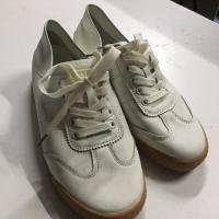 ราคา รองเท้ามือสอง สไตลเกาหลี สีขาวสวยๆ เบอร์38-39 สภาพ99% [39thb] (17298812717)