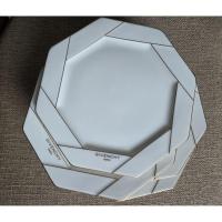 ราคา Givenchy จานขนาด 18 cm (44276589995)