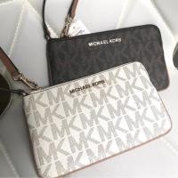 ราคา กระเป๋าสตางค์ผู้หญิง MICHAEL KORS ลดราคา 50% (7016112063)