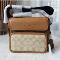 ราคา coach Sullivan Flap Crossbody (27675293751)