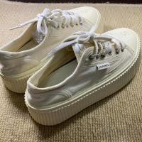 ราคา รองเท้าผ้าใบ รองเท้าแฟชั่นหญิง แบรนด์ Chanel องแท้ มือสอง แพลทฟอร์มสูง สีขาว สวยมาก เบอร์ 35 (28209514348)