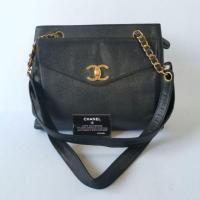 ราคา Sold​out​♥️​ CHANEL Vintage Black Caviar Leather CC Logo Tote Bag (5718125556)