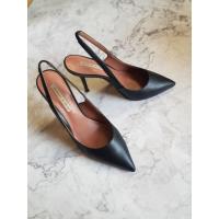 ราคา Charles and Keith ส้นสูงรัดส้น Size 37 ส่งฟรีจ้า (5474325339)
