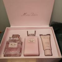 ราคา Miss Dior Set​ น้ำหอม​ คุ้มมากๆนะคะ (5923445708)