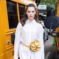 ราคา GOODJOB Oval Shoulder&Waist Bag Blossom Yellow Mustard (25222522411)