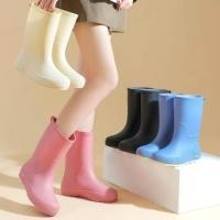 ราคา รองเท้าบูท กันฝน พื้นนิ่ม รองเท้าบูทกันน้ำ กันลื่นและทนทาน สําหรับหน้าฝน น้ำหนักเบาใส่สบาย งานดีซิลิโคนนิ่ม (40402533457)