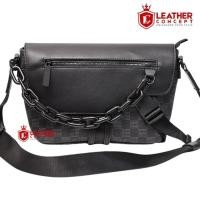 ราคา กระเป๋าสะพายข้างผู้ชาย Leather Concept AXTON อินเทรนด์ปี 2025 | กระเป๋า Messenger สําหรับผู้ชายเหมาะกับ iPad | กระเป๋าสะพายข้างผู้ชายแฟชั่นสตรีทแวร์ Cool Guys (51303096302)