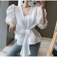 ราคา เสื้ออัดพลีท แต่งแขนจับพองๆ มีสายด้านหน้า ผูกโบว์ หน้าหลังได้ (5148481130)