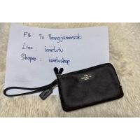 ราคา Coach Double Zip Wristlet ลายc ของแท้ มือสอง สภาพดีมาก (42757901580)