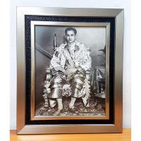 ราคา รูปในหลวงรัชกาลที่ 9 ทรงพระยศประทับนั่ง ที่สุดของความคลาสสิค กรอบรูปในหลวง (1409320435)