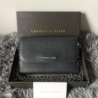 ราคา กระเป๋าสตางค์ Charles & Keith (WOC) ของแท้มือสอง (7153442279)