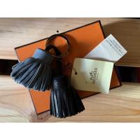 ราคา #SOLD พวงกุญแจ พู่ Hermès แท้มีตำหนิ (10473014256)