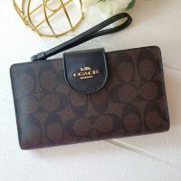 ราคา คป (สด-ผ่อน) C2874 กระเป๋าสตางค์ ใส่โทรศัพท์ TECH PHONE WALLET IN COLORBLOCK SIGNATURE CANVAS (10350434620)