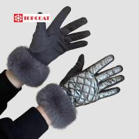 ราคา ถุงมือกันหนาวมีเฟอร์ ผ้ากำมะหยี่สามารถทัชสกรีนได้ ลายตาราง อุณหภูมิได้ถึง 0 องศา (26471010930)