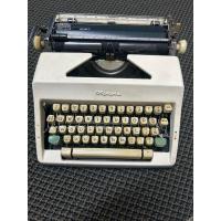 ราคา เครื่องพิมพ์ดีดภาษาอังกฤษ Olympia West Germany (28655040484)