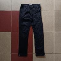 ราคา UNIQLO กางเกงยีนส์ริมแดงสีดําตรง ยูนิโคล่ (43722048144)