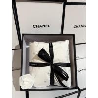 ราคา ผ้าคลุมไหล่CHANELพร้อมกล่อง (42427475131)