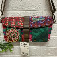 ราคา กระเป๋าสะพาย กระเป๋า Cross Body งานเก๋ งาน Brand Desigual ใหม่ป้ายห้อย กว้าง 11 สูง 6 ราคา 450 บาท (40850928587)