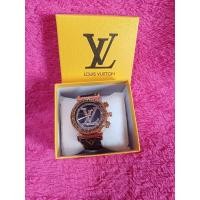 ราคา นาฬิกาหลุยส์พร้อมกล่อง (23650219554)