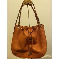 ราคา MCM แท้ !!! หนังสีส้มสวย (10853380392)