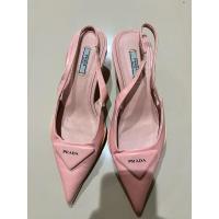 ราคา รองเท้า Prada ส้นสูงหัวแหลม สีชมพู (26816418210)