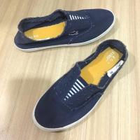 ราคา รองเท้า lacoste แท้ 100% (37905028)