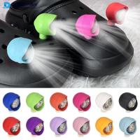 ราคา DIGIFOUNDER เครื่องประดับไฟหน้ารองเท้ากันน้ำแบบสองชิ้น ส่องสว่างใน 3 โหมด เหมาะสมสำหรับรองเท้า Crocs และกิจกรรมกลางแจ้ง พร้อมเป็นของขวัญ (45353271695)