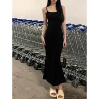 ราคา ชุดราตรียาว เดรสปาดไหล่ ชุดเดรสสายเดี่ยวสีดำเอวสูงแบบเซ็กซี่ (54601662150)