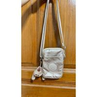 ราคา ส่งต่อ!!! kipling ใส่มือถือได้ สีRose gold มือสอง สภาพดี (28121184418)