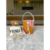 ราคา Fendi mon tre sor bucket mini (25274932911)