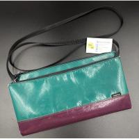 ราคา Freitag รุ่น : Masikura มือ : 2 สภาพ 90% ผ้าสี : ม่วง เขียว (25957260613)