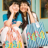 ราคา Sourcream Floral stripe totebag กระเป๋าผ้าคอตตอนญี่ปุ่นลายทาง สกรีนดอกไม้ กระเป๋าtote กระเป๋าสะพายแฟชั่นสไตล์ญี่ปุ่น (7039966826)