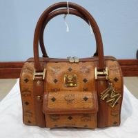 ราคา กระเป๋าถือ MCM ทรงหมอน ขนาด 25 ซม. (1799367617)