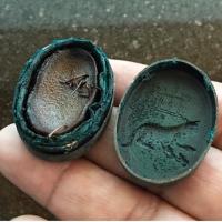 ราคา สีผึ้งหนูดูดนมแมวรุ่นแรก ตลับเก่าเดิมมีมนต์ขลัง ปี 2542 หลวงพ่อสมชายวัดด่านเกวียนวิชาหนูดูดนมแมวเสน่หากินขาดเมตตาแรงมาก (18759375848)