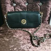 ราคา กระเป๋าสะพายเมโทรซิตี้​ Metrocity ของแท้​ สีดำ​ หนังวัวแบรนด์​แท้จากประเทศอิตาลี​ สะพายไหล่สีดำ (2219415995)