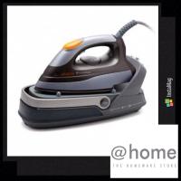 ราคา Clearสต็อค@HOME เตารีดถนอมผ้าไอน้ำ Classic Care Steam Station รุ่น HO1058 (3485896583)
