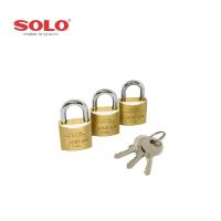 ราคา Solo No.8425 กุญแจคล้องทองเหลือง ระบบคีย์อะไลค์ ขนาด 25 มม. 3 ตัวชุด (6638831029)