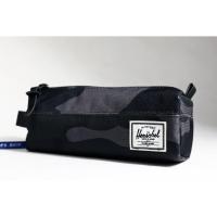 ราคา [มือสอง] กระเป๋าดินสอ Herschel Supply รุ่น Settlement Case ลาย Night Camo ลายพรางทหารสีดำ (25062451646)