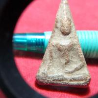 ราคา พระนางพญาเก่าเนื้อดินเก่า (26135948795)