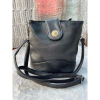 ราคา กระเป๋าสะพายข้างหนังสีดำนิ่มสะอาดมือสอง (25790688689)