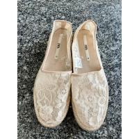 ราคา รองเท้าลูกไม้ zara สีขาวครีม (พร้อมส่ง) (18778591536)