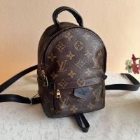 ราคา LV เป้เล็ก งานลุ้น มีเลข ฐาน 6 นิ้วสูง 8 นิ้ว สภาพสวย สายแทน เป็นเป้ได้ ถอดสายทำเป็นสะพายข้างได้ (28051157150)